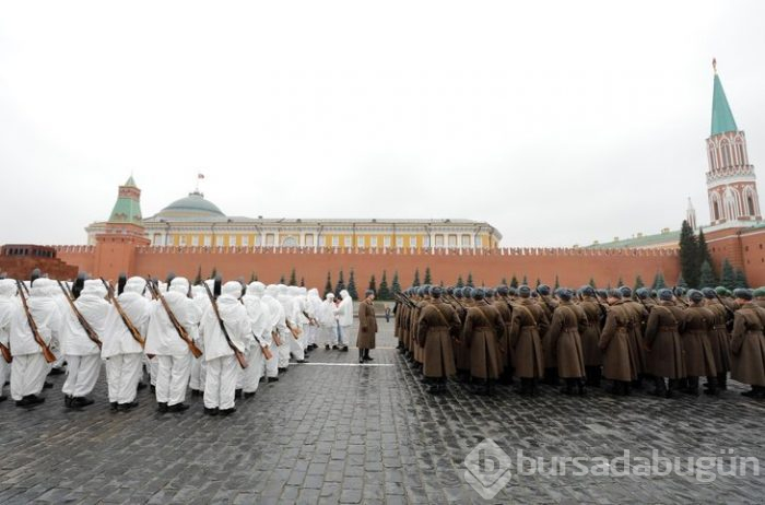 Rus askerlerden renkli görüntüler!