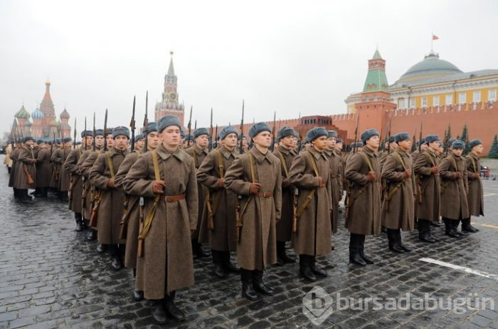Rus askerlerden renkli görüntüler!