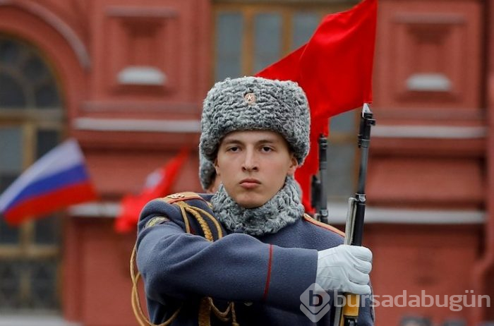 Rus askerlerden renkli görüntüler!