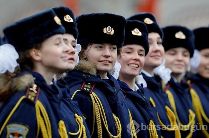 Rus askerlerden renkli görüntüler!