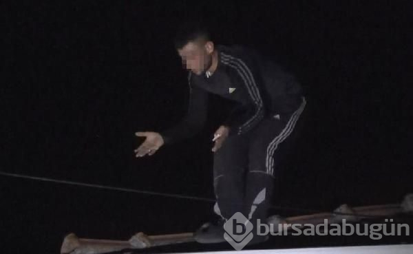 'Dur' ihtarına uymayan otomobilin sürücüsü polisle çatıştı