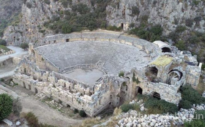 Kurşun kapta 'kara büyü' objesi bulundu