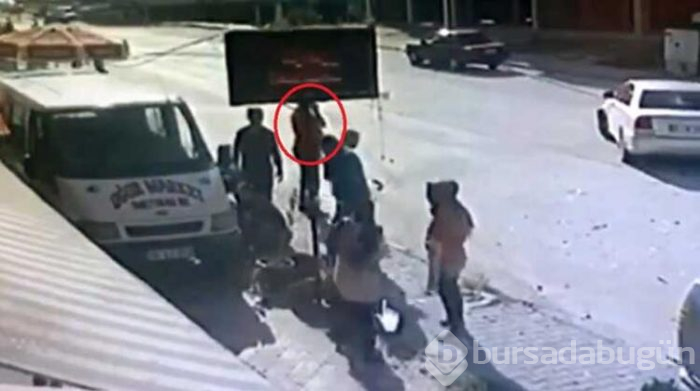 Kazaya neden oldu, yardım etmek yerine yaptıkları şaşırttı!