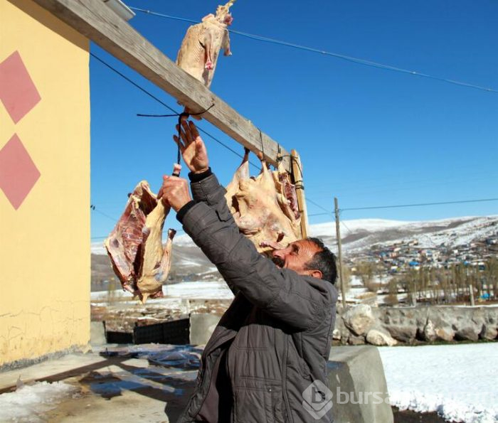 Karın yağmasıyla birlikte kazlar kesilmeye başlandı