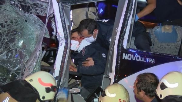 Polis midibüsü kaza yaptı