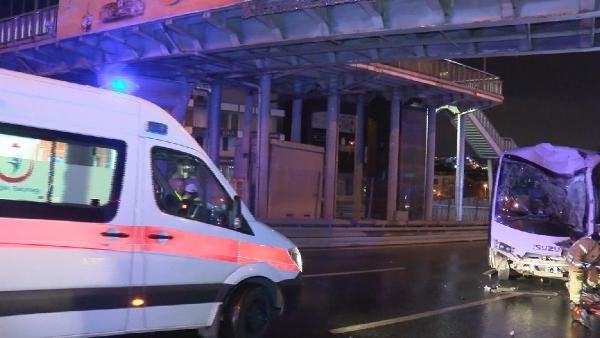 Polis midibüsü kaza yaptı