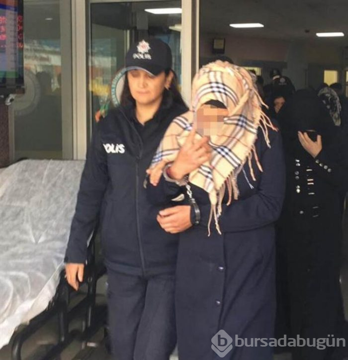 1,5 aylık ikizler ile 2 yaşındaki kızı terk eden anne ve baba gözaltında!