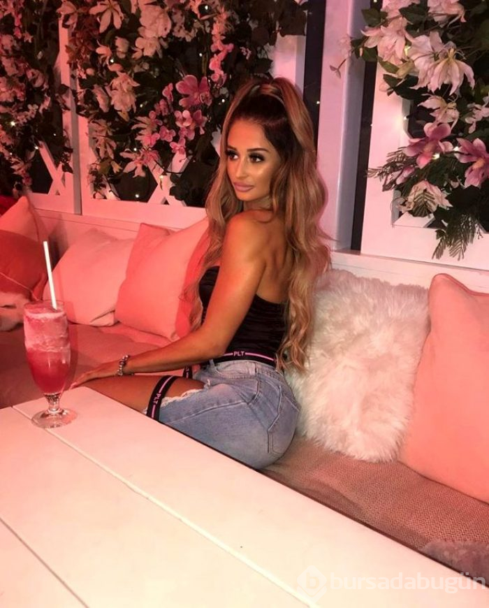 Laura Merrin'i gören model sanıyor... Asıl mesleği şaşırtıyor