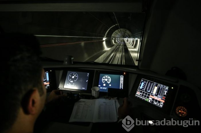 Çin'den Avrupa'ya giden ilk yük treni Marmaray'dan geçti