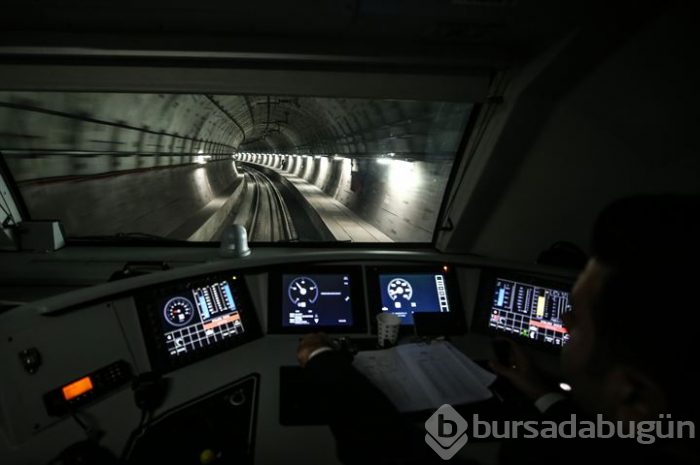 Çin'den Avrupa'ya giden ilk yük treni Marmaray'dan geçti