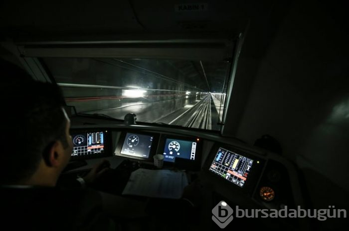 Çin'den Avrupa'ya giden ilk yük treni Marmaray'dan geçti
