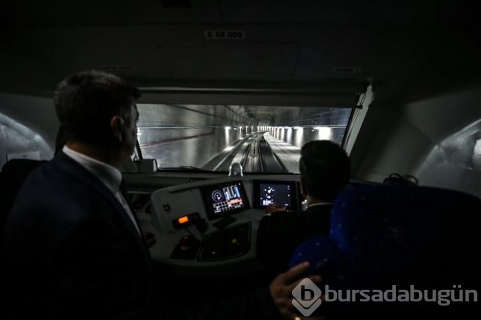 Çin'den Avrupa'ya giden ilk yük treni Marmaray'dan geçti