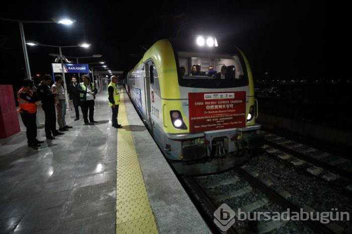 Çin'den Avrupa'ya giden ilk yük treni Marmaray'dan geçti