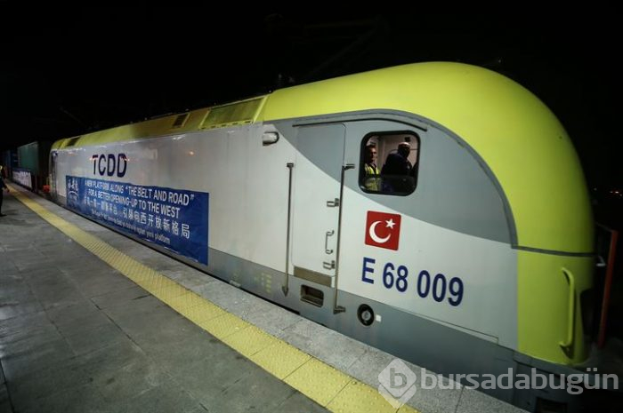 Çin'den Avrupa'ya giden ilk yük treni Marmaray'dan geçti