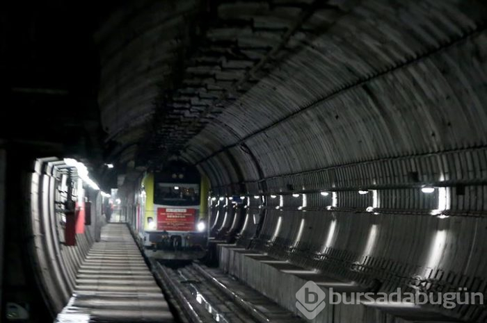 Çin'den Avrupa'ya giden ilk yük treni Marmaray'dan geçti