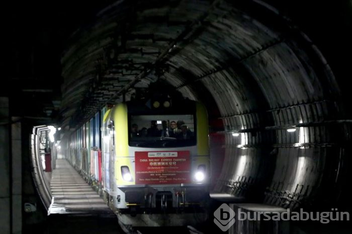 Çin'den Avrupa'ya giden ilk yük treni Marmaray'dan geçti