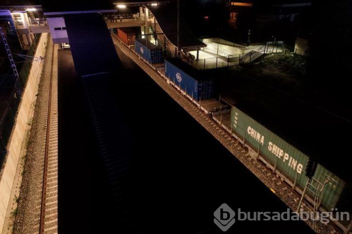 Çin'den Avrupa'ya giden ilk yük treni Marmaray'dan geçti