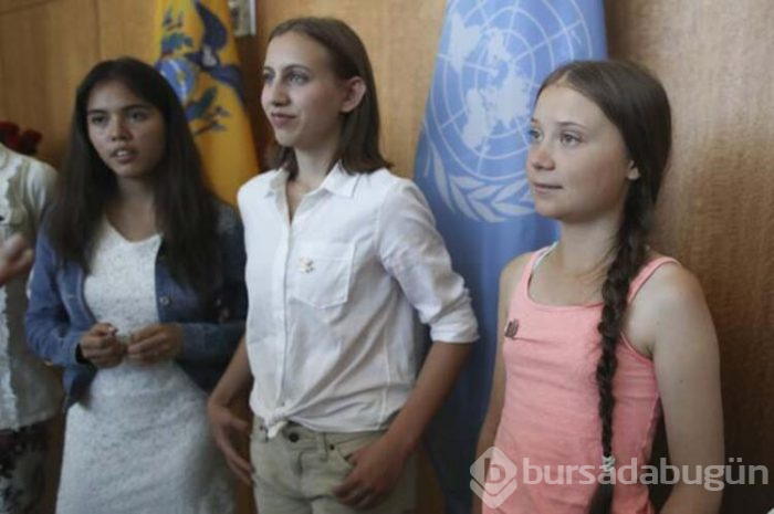 Genç aktivist Greta Thunberg arabayı kaptı