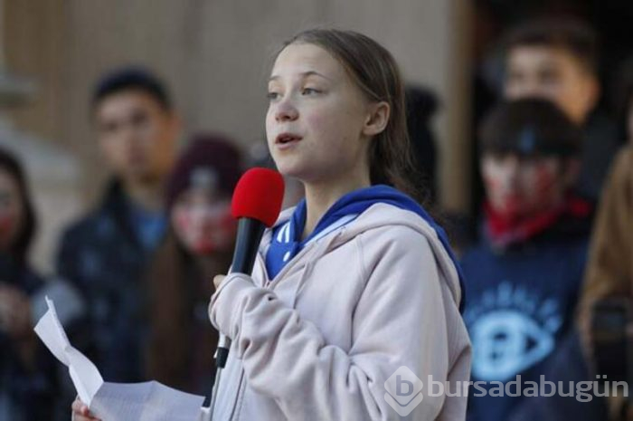 Genç aktivist Greta Thunberg arabayı kaptı
