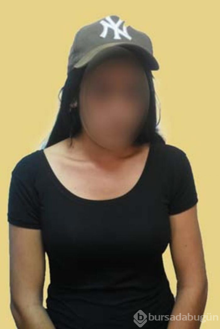 Hırsızlar defileye gider gibiler