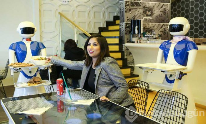 Türkiye'de robot cafeye büyük ilgi!