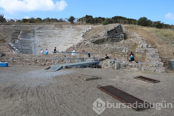 Parion'da 'anıt mezar kitabesi' bulundu!