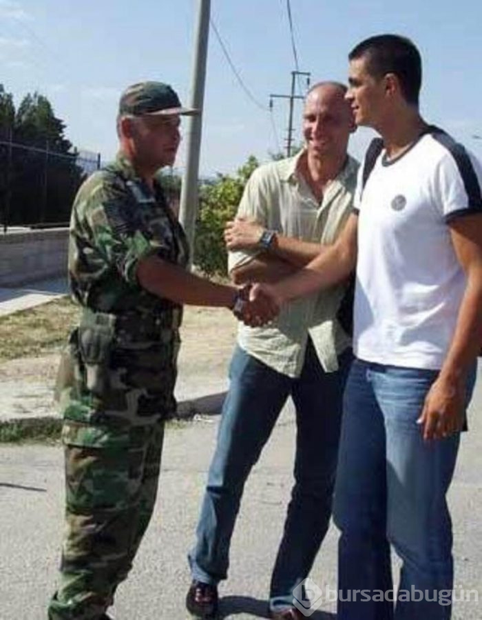 İşte ünlülerin askerlik fotoğrafları!