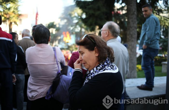 Bursa'da Atatürk Anıtı önünde tören düzenlendi