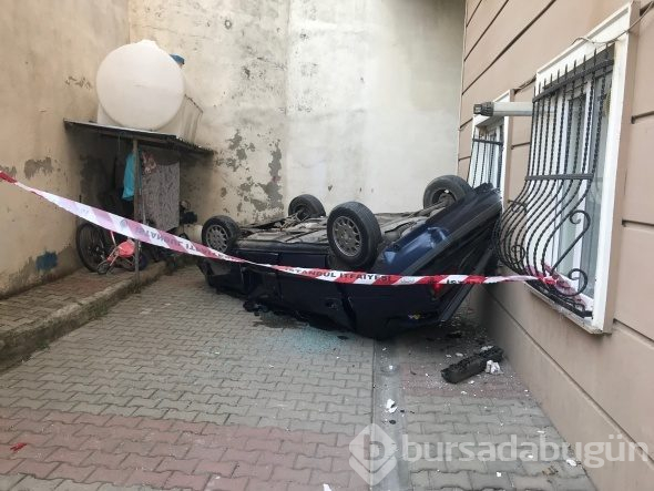 Direksiyon hakimiyetini kaybetti 6 metre yükseklikten düştü !