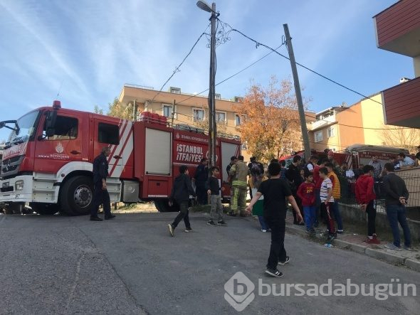 Direksiyon hakimiyetini kaybetti 6 metre yükseklikten düştü !