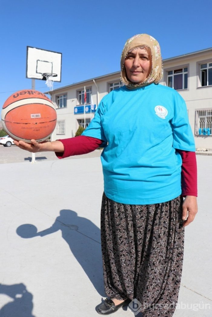 Hayatlarında ilk kez basketbol oynadılar