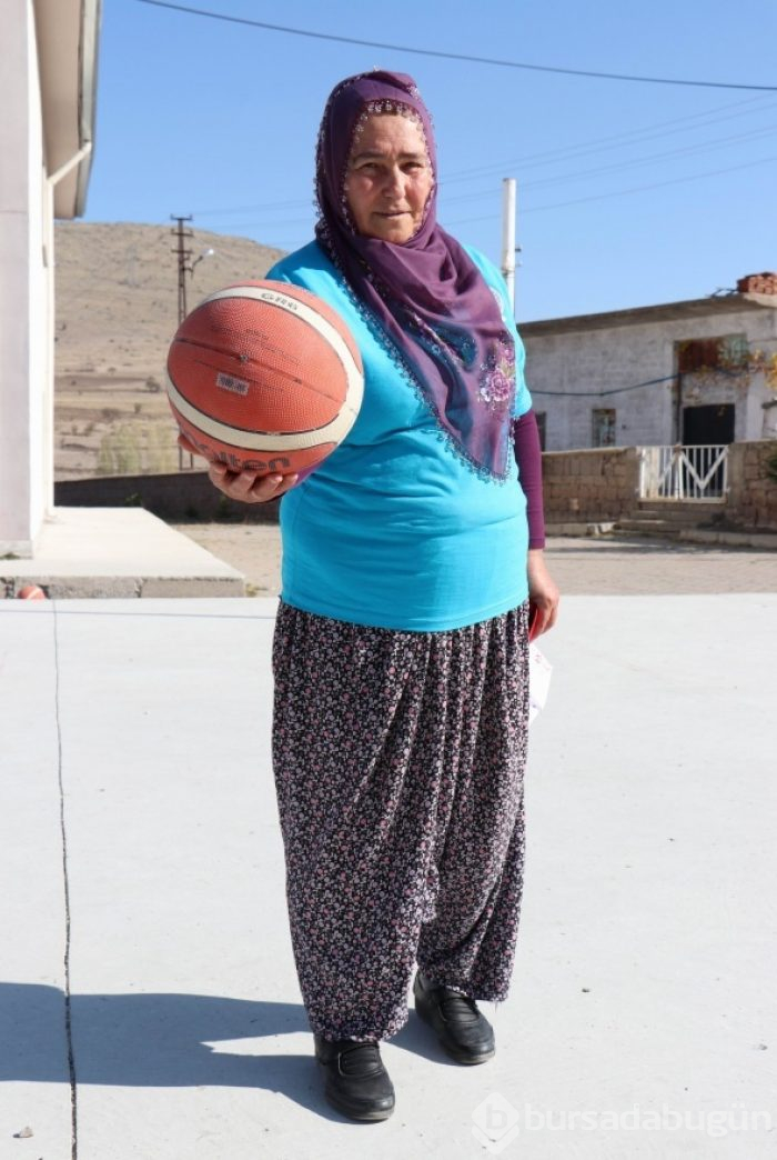 Hayatlarında ilk kez basketbol oynadılar