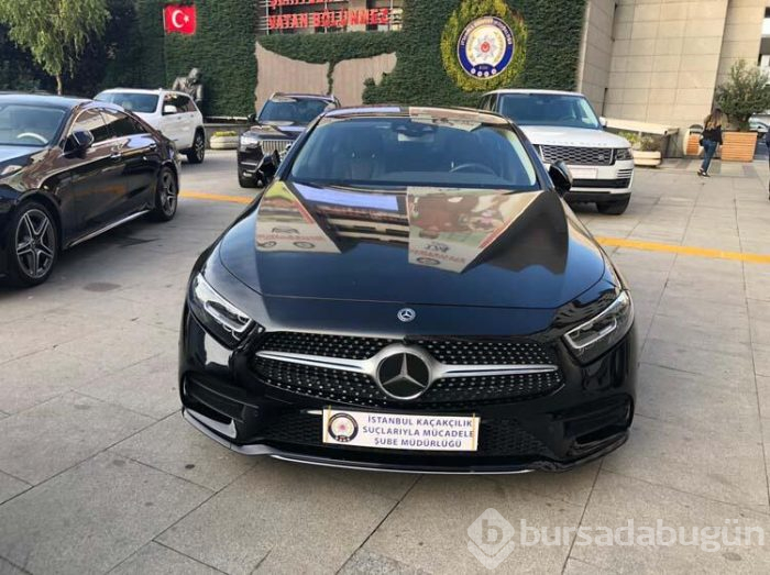Emniyetin önü lüks araçla doldu!