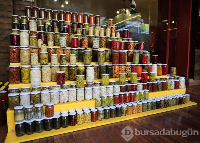 Tam 238 çeşit turşu kurdu!