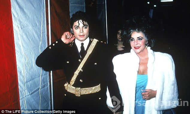 Michael Jackson İngiltere Kraliçesi'nden ne istemiş bakın!