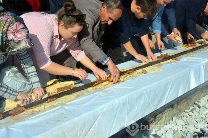 46 metrelik Adana kebabı, 30 saniyede tüketildi
