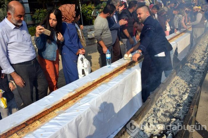 46 metrelik Adana kebabı, 30 saniyede tüketildi
