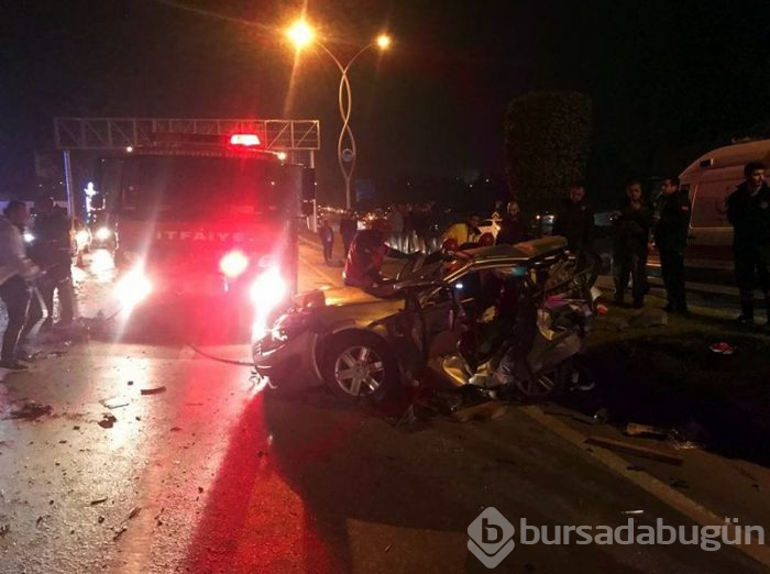 4 araç birbirine girdi: 1'i bebek 3 ölü, 7 yaralı