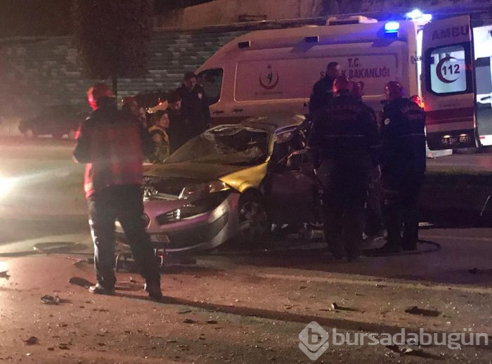 4 araç birbirine girdi: 1'i bebek 3 ölü, 7 yaralı