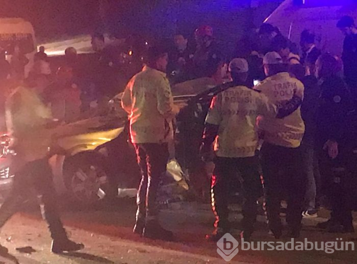4 araç birbirine girdi: 1'i bebek 3 ölü, 7 yaralı