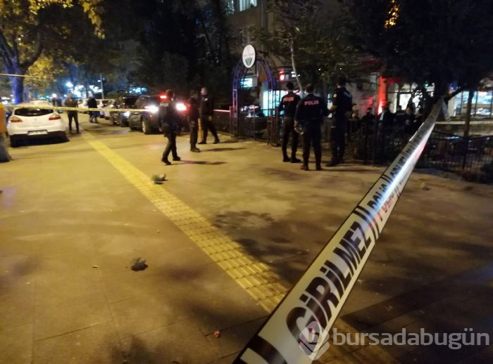 Otelin kafesinde kanlı infaz