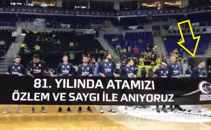 Atatürk pankartına dokunmayan Fenerbahçeli Kostas Sloukas tepki çekti!