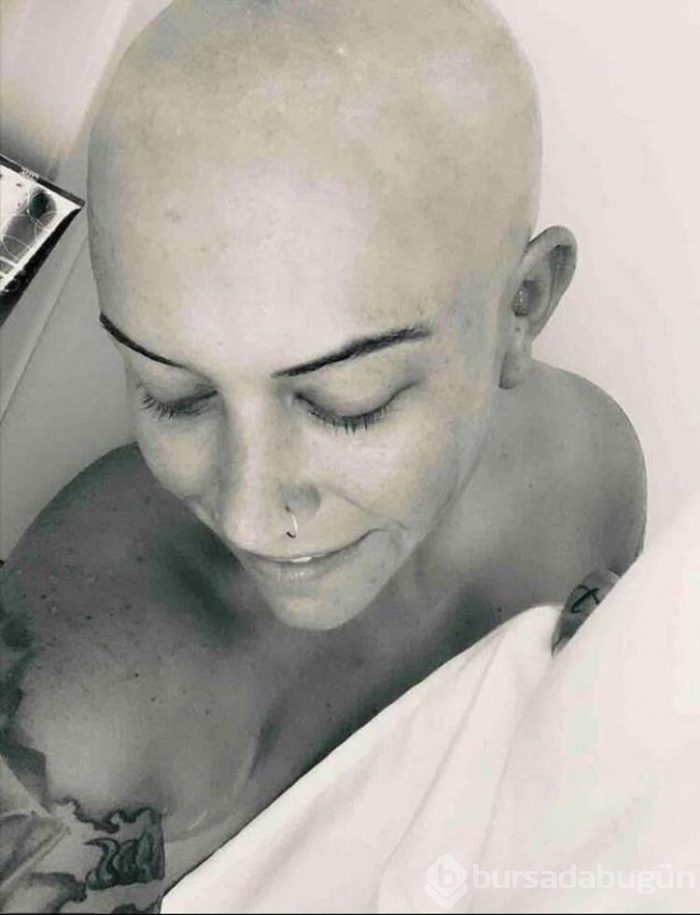 Emilyispro Fakes Cancer