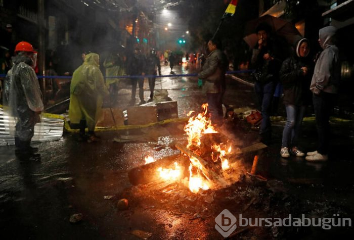 İstifa etti, dünya kilitlendi!