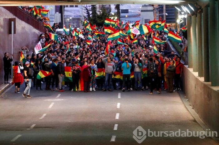 İstifa etti, dünya kilitlendi!