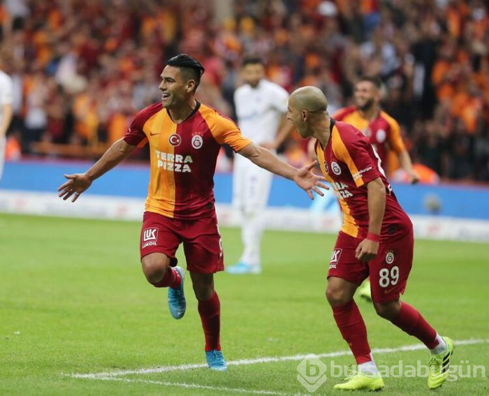 Falcao sahalara dönüyor!