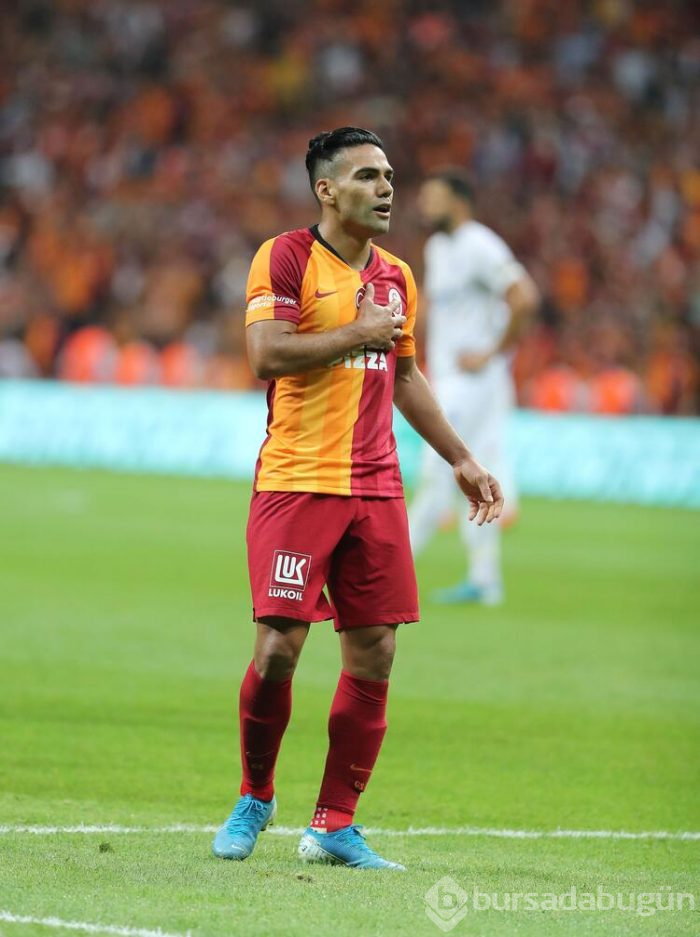 Falcao sahalara dönüyor!