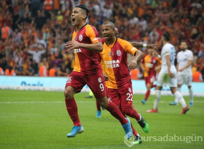 Falcao sahalara dönüyor!