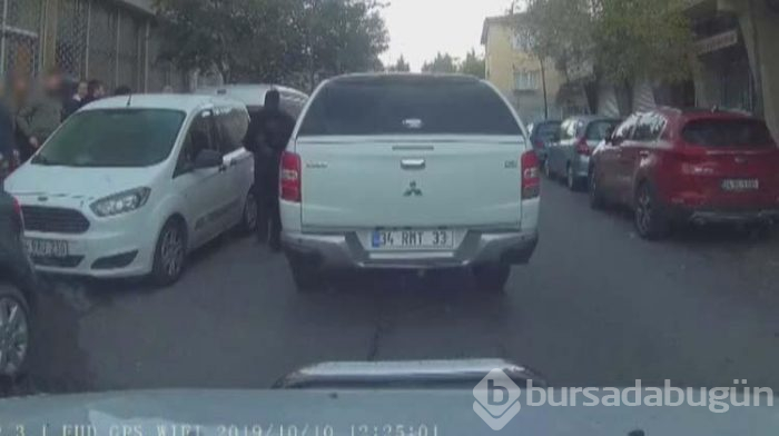 Küçük kızı yangından komşuları kurtardı!