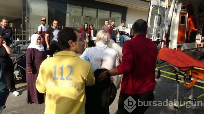 Yanına yaklaştığı turist kadına inşaat demiri sapladı